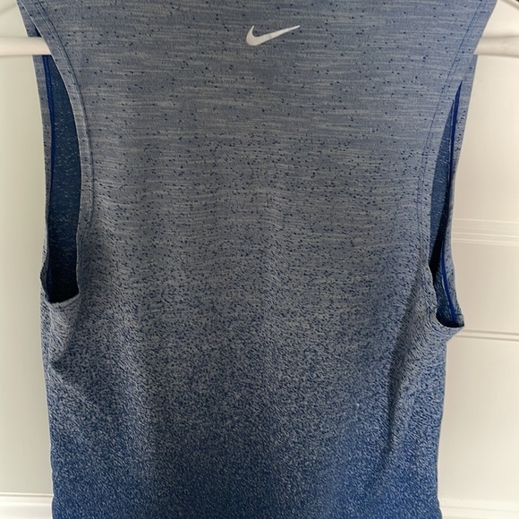 Women’s EUC NIKE Dri-fit L blue ombré tank - Picture 5 of 8